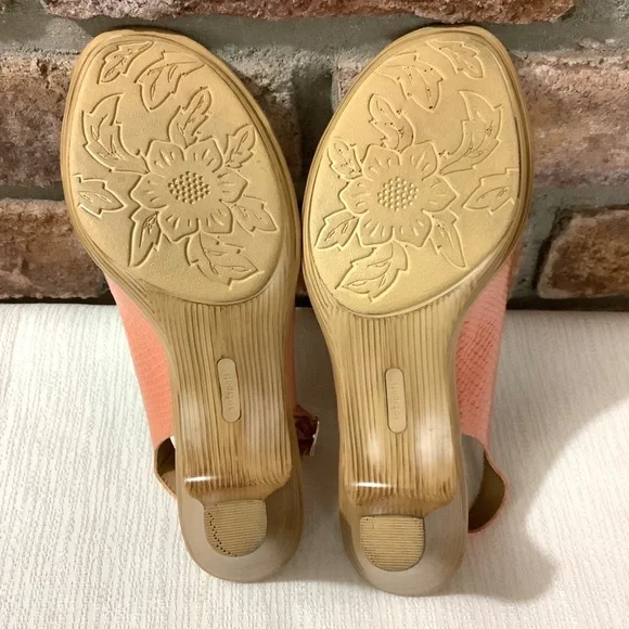 SOFTSPOTS Coral Patent Leather Slingback Sandals - Picture 6 of 12